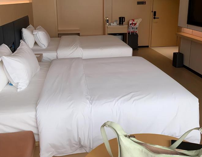 北海亲子游5天4晚价格跟团五日游报价冰球突破平台北海亲子跟团游多少钱？(图2)